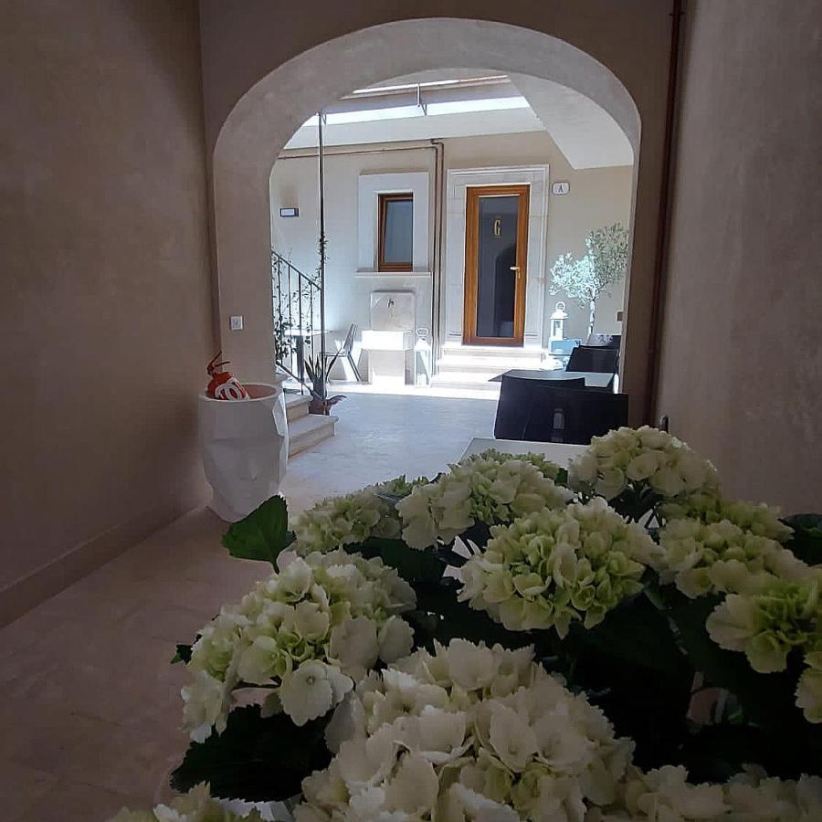 Ginevra Boutique Rooms - Palazzo Leosini - Residenze D'Epoca LʼAquila Zewnętrze zdjęcie