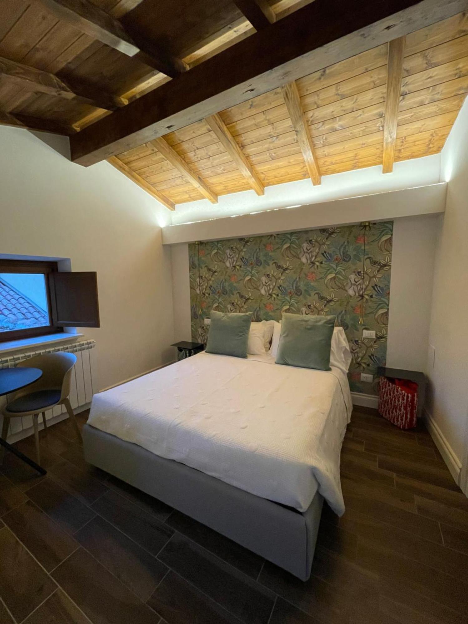 Ginevra Boutique Rooms - Palazzo Leosini - Residenze D'Epoca LʼAquila Zewnętrze zdjęcie