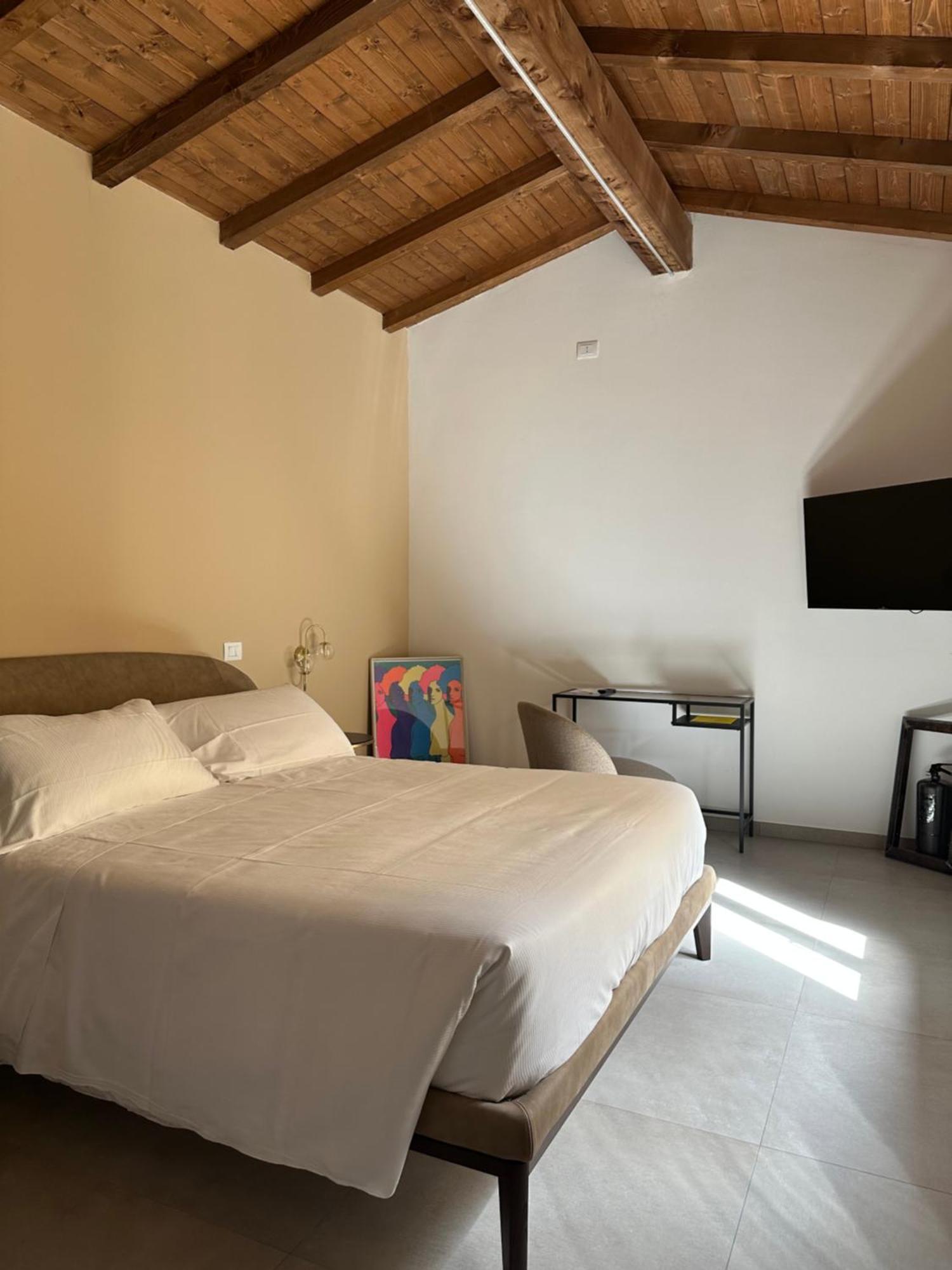 Ginevra Boutique Rooms - Palazzo Leosini - Residenze D'Epoca LʼAquila Zewnętrze zdjęcie